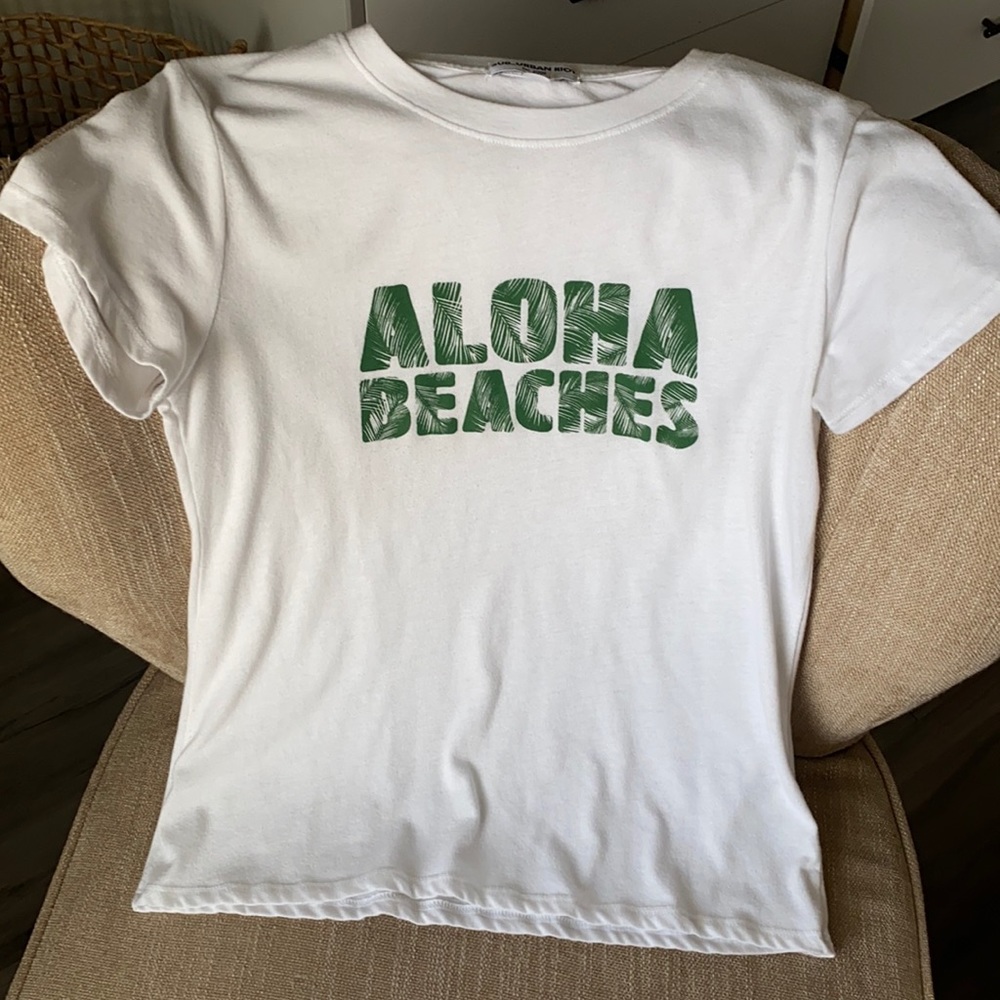 Graphic Tee “Aloha Beaches” super soft and cute
